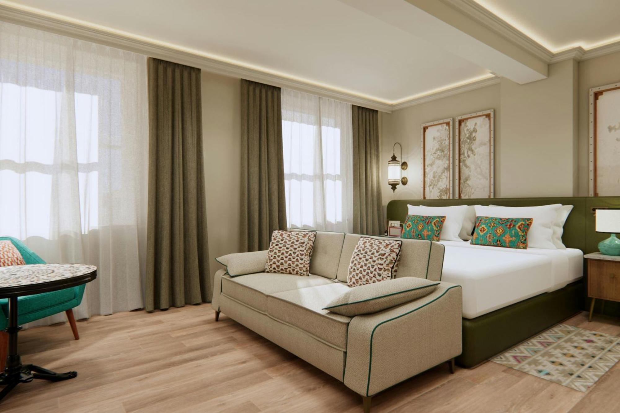 Superior King Room City View
