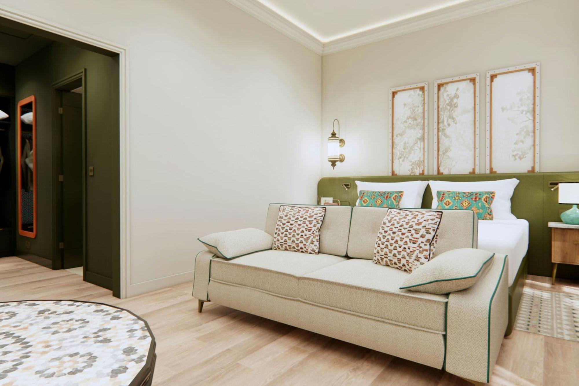 Family Hydeaway Room Two King Beds City View